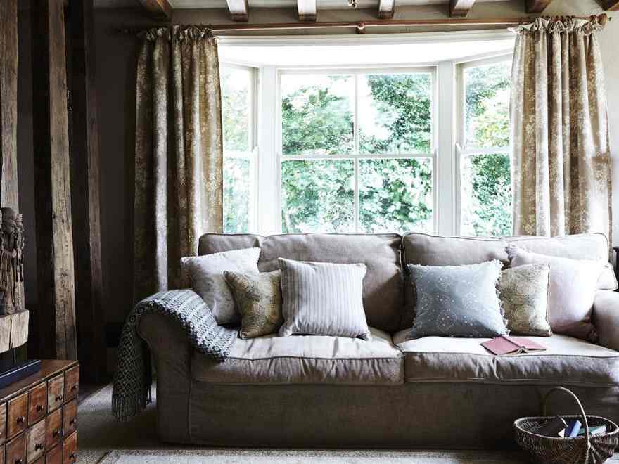This 16th century former English coaching inn and its unusual summerhouse are full of vintage finds