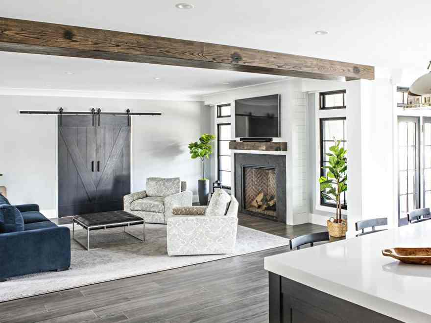 A contemporary farmhouse gets a monochrome flourish in Long Island