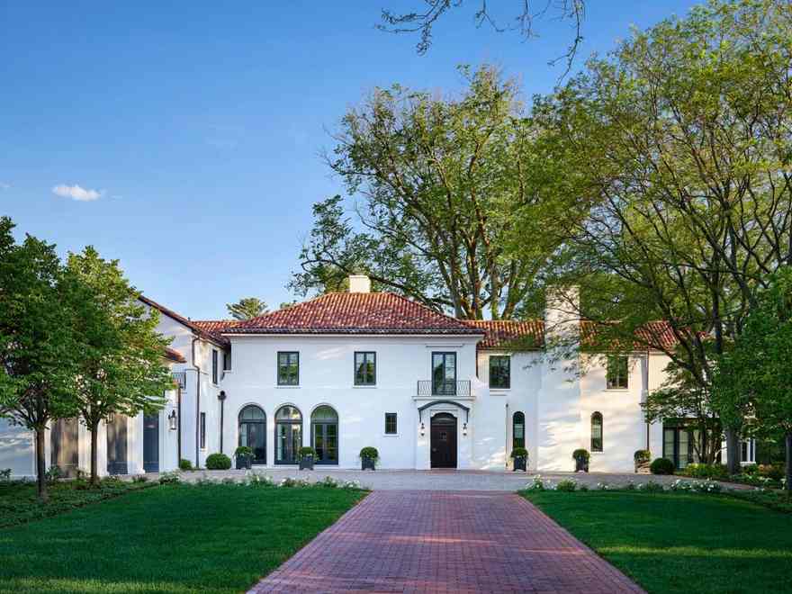 This grand Nineteen Twenties property was saved from demolition to create a luxurious household dwelling