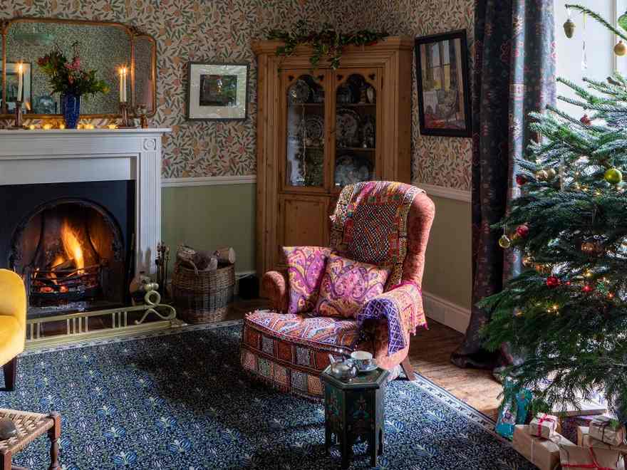 This house &ndash;stuffed with artwork and heritage prints &ndash; makes Christmas merry and vibrant