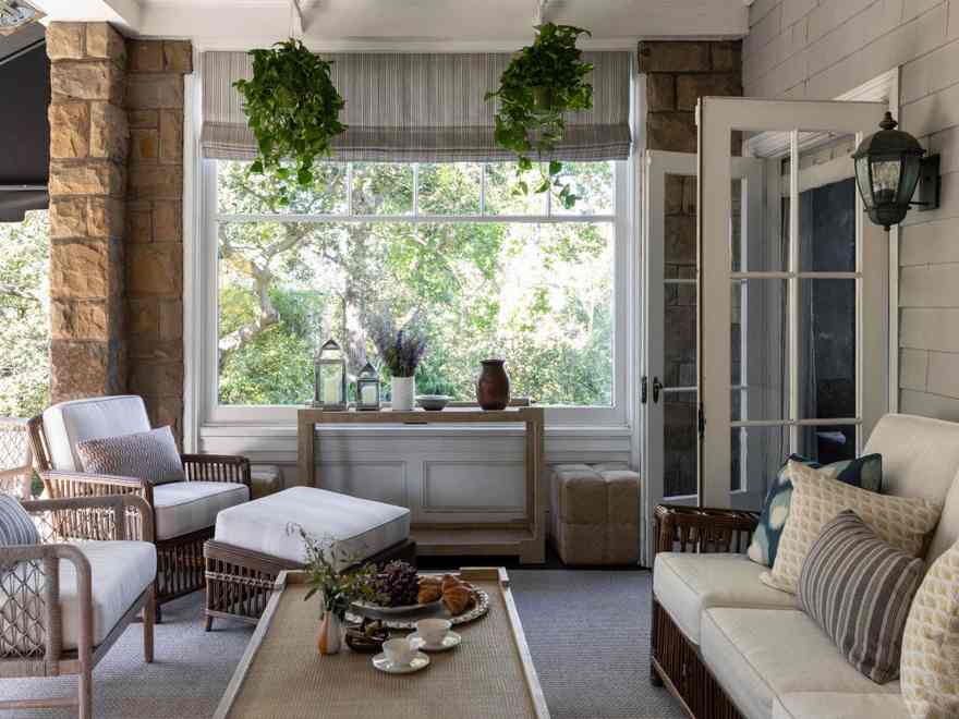 6 intelligent updates to this Californian household handmade it straightforward to entertain a crowd