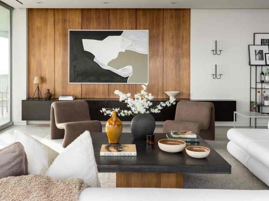 Inside Sandra Bullock&rsquo;s West Hollywood rental &ndash; listed for $4.5 million