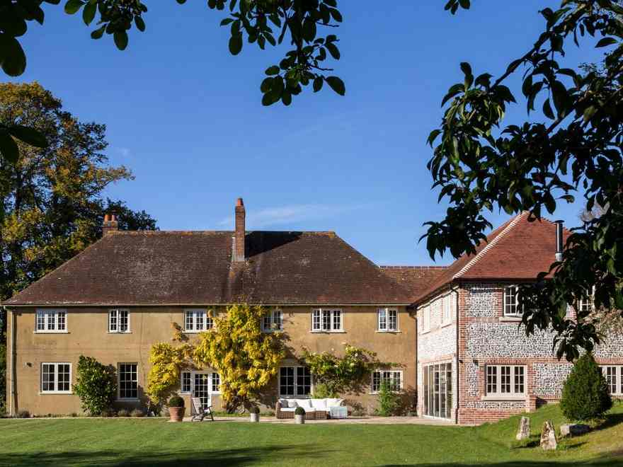 This idyllic 1920s Wiltshire country house mixes old and new beautifully